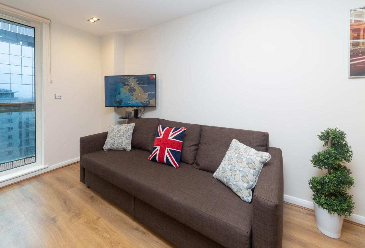 Royal Crossharbour Apartment London Exterior photo