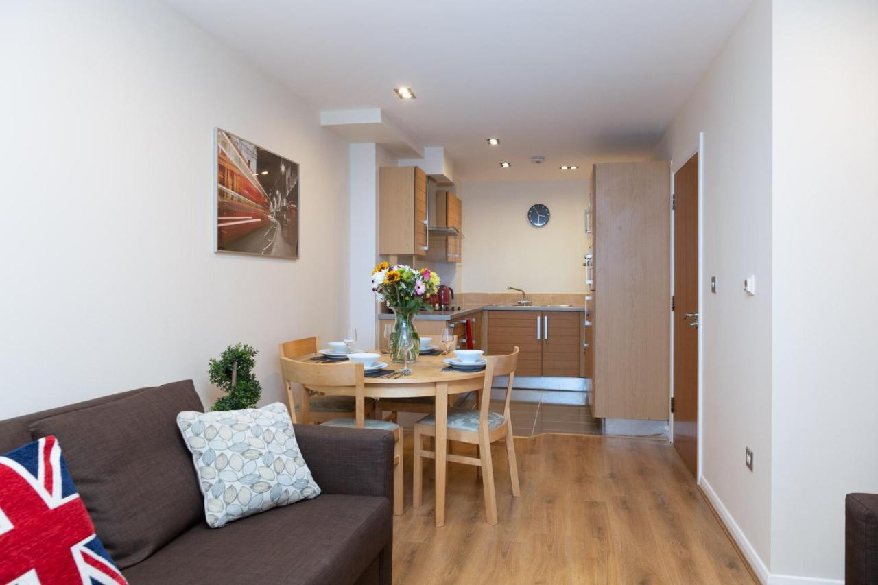 Royal Crossharbour Apartment London Exterior photo
