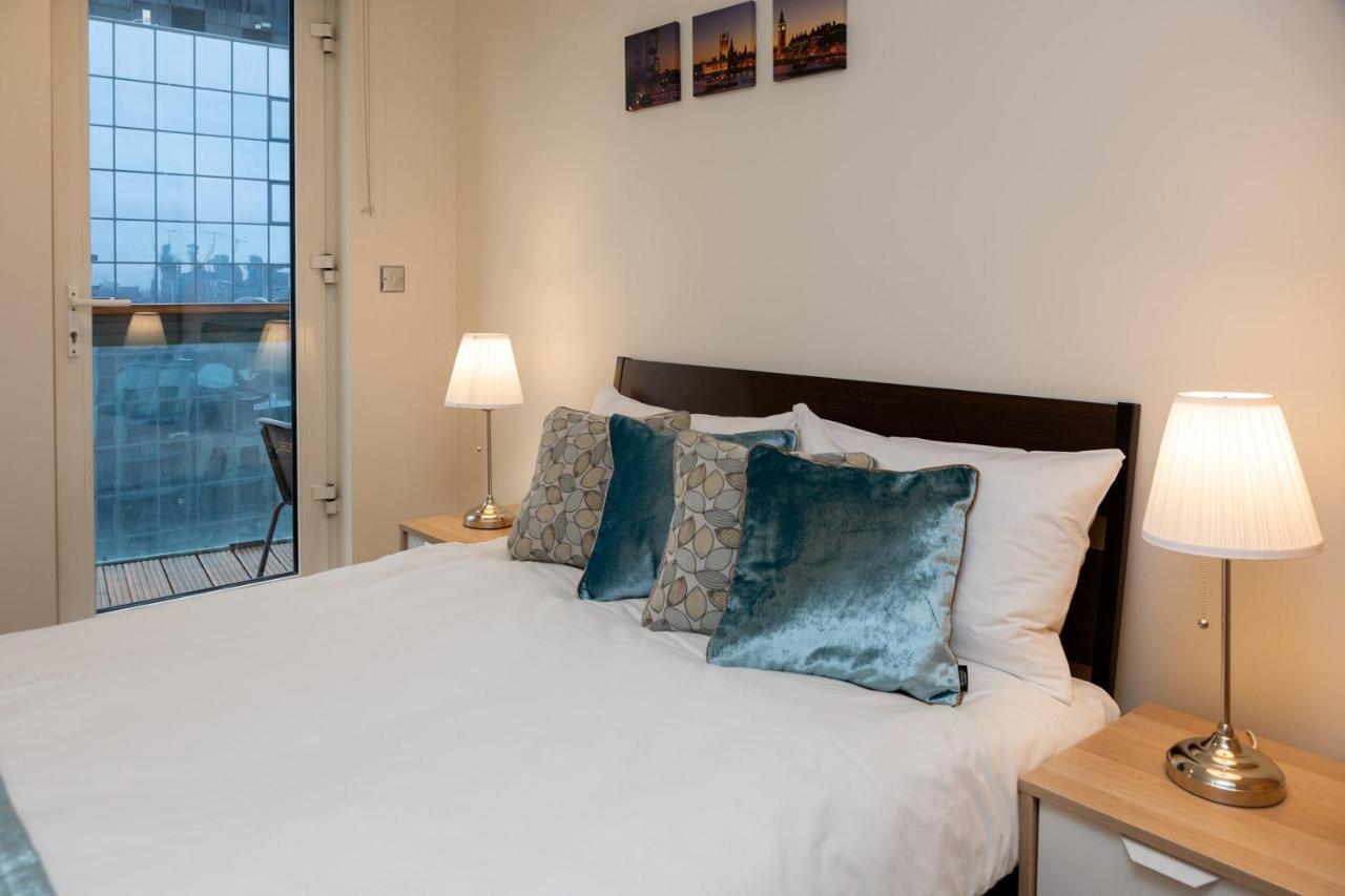 Royal Crossharbour Apartment London Exterior photo
